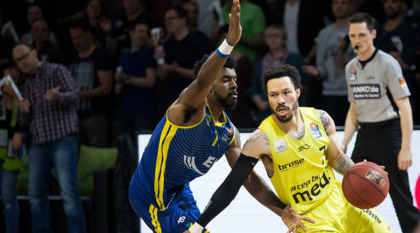 他们不断迫 他们不断迫